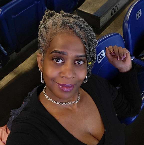 Meet your Posher, Stacy - Picture 2 of 2